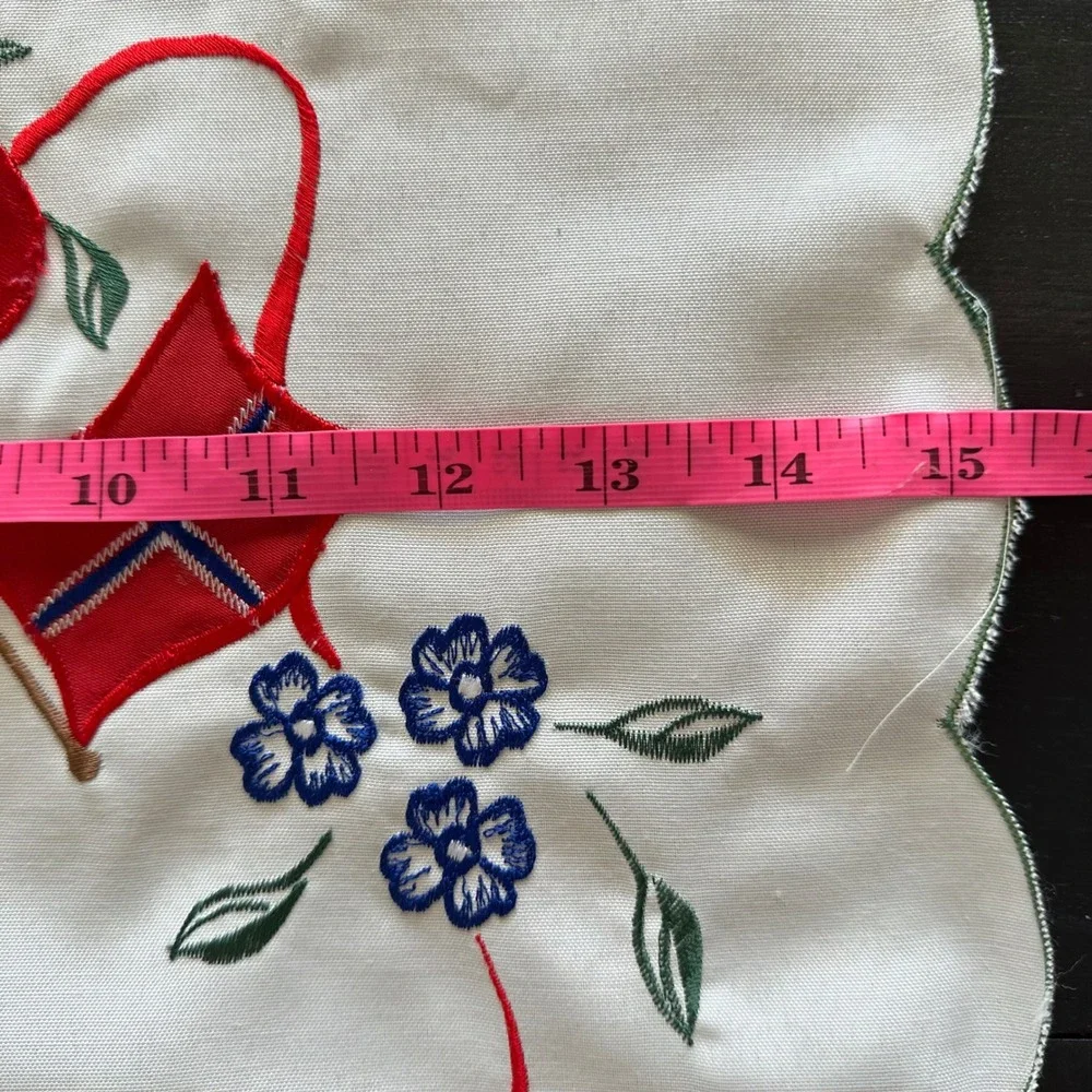 VTG Norwegian Flag Embroidered Table Runner Scalloped Edge White 42x15 Noray